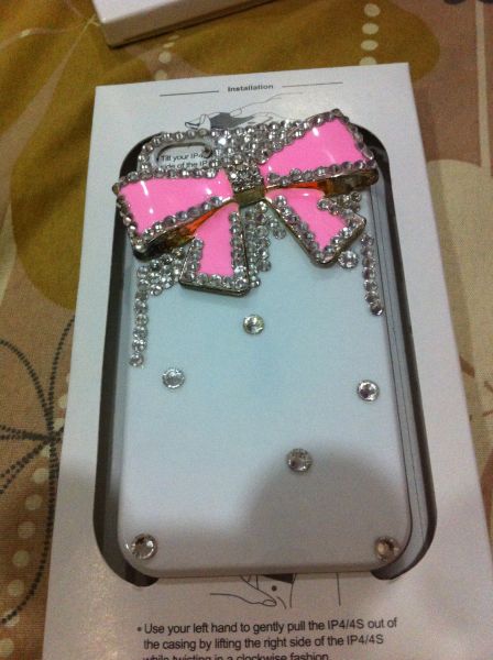 Capa Iphone 4/4S Lacinho de Strass Branca e Rosa