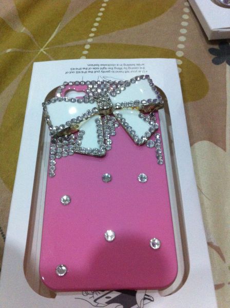 Capa Iphone 4/4S Lacinho de Strass Rosa e Branca