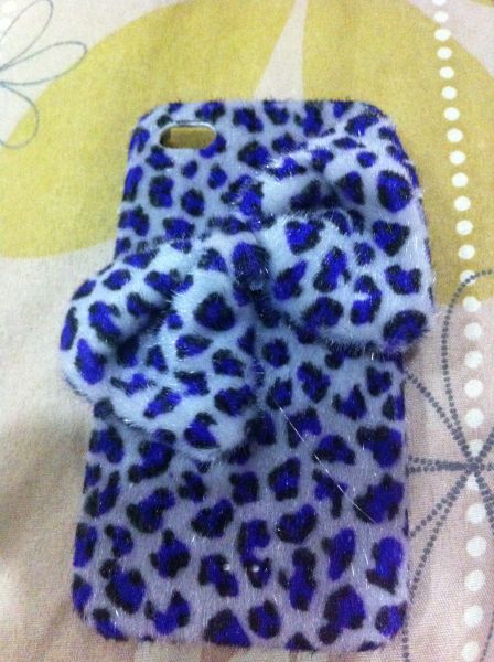 Capa Pelucia Lacinho Iphone 4/4S Roxo